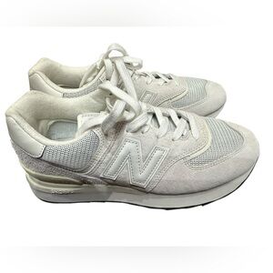New Balance Unisex 574 Lifestyle Gray and White Women’s 8.5/Men’s 7 BNWT